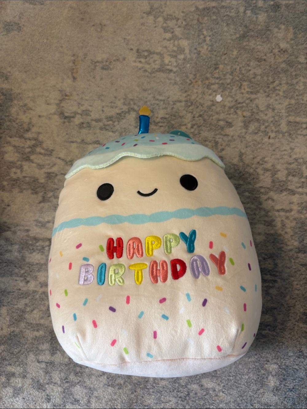 Squishmallows Happy Birthday Cake Kiks White Plush with Rainbow Sprinkles